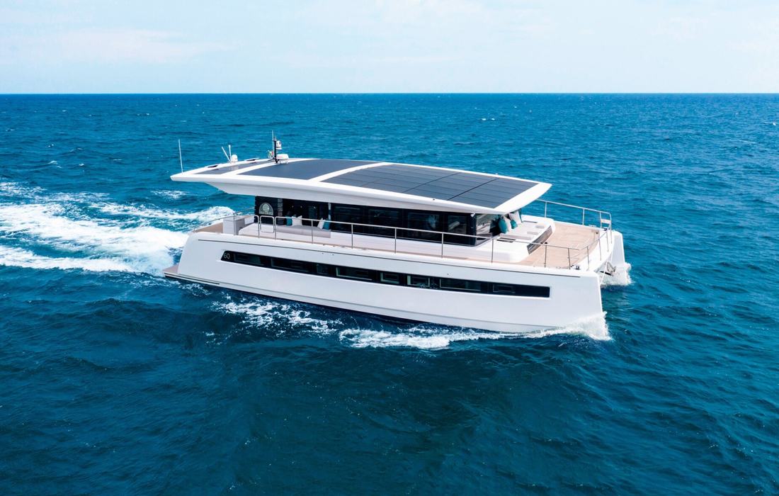 Solar-assisted eco yacht for consulting